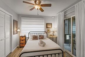 Cozy Retreat in Central East Austin