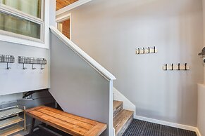 Alpine Chalet Nature Lovers Rejoice! Chic 4 BDR