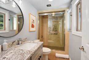 Alpine Chalet Nature Lovers Rejoice! Chic 4 BDR