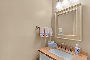 Fore Season Retreat 2 BDR in Desirable Resort!