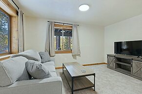 Secluded Rustic Mountain Retreat w/ Updated Touch