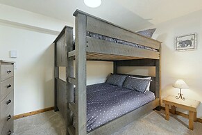 Secluded Rustic Mountain Retreat w/ Updated Touch