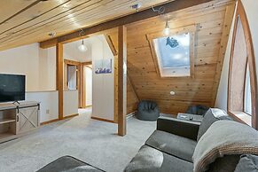 Secluded Rustic Mountain Retreat w/ Updated Touch