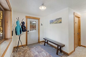 Secluded Rustic Mountain Retreat w/ Updated Touch