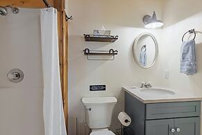 Secluded Rustic Mountain Retreat w/ Updated Touch