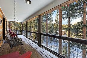 Secluded Rustic Mountain Retreat w/ Updated Touch