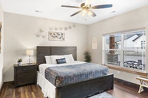 The Rock at Branson Cove 5 BDR on Table Rock!