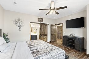 The Rock at Branson Cove 5 BDR on Table Rock!