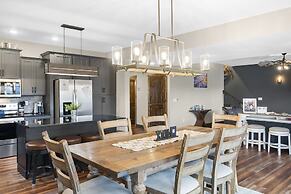 The Rock at Branson Cove 5 BDR on Table Rock!