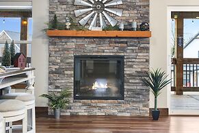 The Rock at Branson Cove 5 BDR on Table Rock!