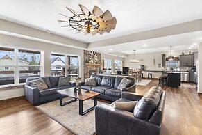 The Rock at Branson Cove 5 BDR on Table Rock!