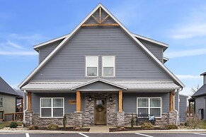 The Rock at Branson Cove 5 BDR on Table Rock!