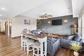 The Rock at Branson Cove 5 BDR on Table Rock!