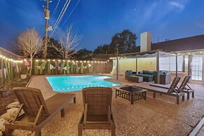 Sageview Cottage 4 BDR w/ Pool, Pet Friendly!