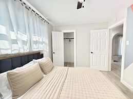 Sageview Cottage 4 BDR w/ Pool, Pet Friendly!