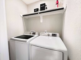 Sageview Cottage 4 BDR w/ Pool, Pet Friendly!