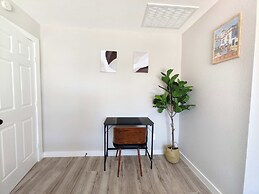 Sageview Cottage 4 BDR w/ Pool, Pet Friendly!