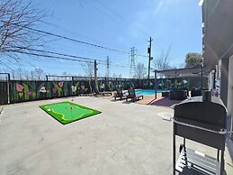 Sageview Cottage 4 BDR w/ Pool, Pet Friendly!
