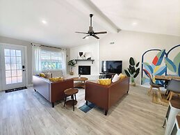 Sageview Cottage 4 BDR w/ Pool, Pet Friendly!