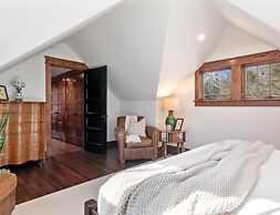 Leipers Retreat Secluded 3 BDR Craftsman Home