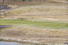 Stunning Water View Pet Friendly, Indoor Pool