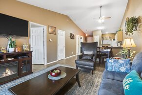 Stunning Water View Pet Friendly, Indoor Pool