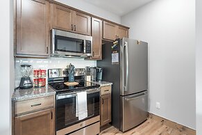 Two Pines Endless Views and Attractions!