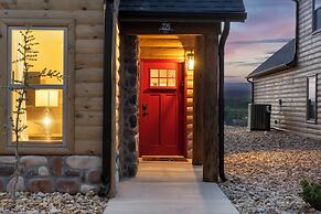 Two Pines Endless Views and Attractions!