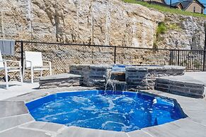 Two Pines Endless Views and Attractions!