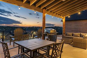 Two Pines Endless Views and Attractions!