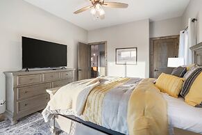 Two Pines Endless Views and Attractions!