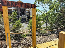 Two Pines Endless Views and Attractions!