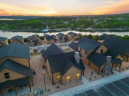 Two Pines Endless Views and Attractions!