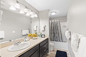 Silver Lake Hideaway Chic 2 Bdr, Dog Friendly!