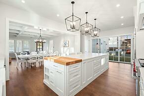 Gated 5 Bedroom Walkable to East Austin