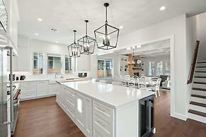 Gated 5 Bedroom Walkable to East Austin