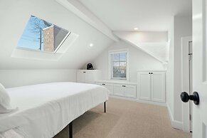 Gated 5 Bedroom Walkable to East Austin