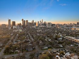 Gated 5 Bedroom Walkable to East Austin