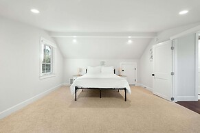 Gated 5 Bedroom Walkable to East Austin