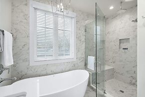 Gated 5 Bedroom Walkable to East Austin