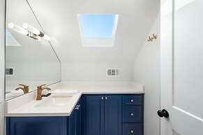 Gated 5 Bedroom Walkable to East Austin