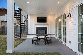 Gated 5 Bedroom Walkable to East Austin