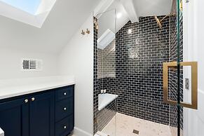 Gated 5 Bedroom Walkable to East Austin