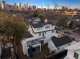 Gated 5 Bedroom Walkable to East Austin