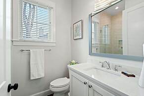 Gated 5 Bedroom Walkable to East Austin