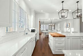 Gated 5 Bedroom Walkable to East Austin