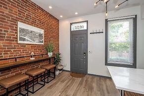 Mansfield Modern Oasis