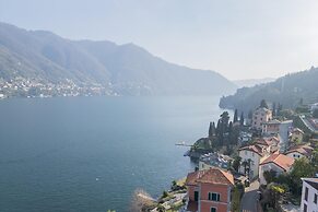 On the Lake - Private Garden Parking