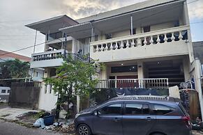OYO 93865 Dv Homestay Syariah Kupang