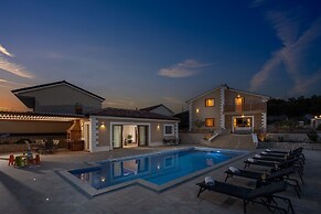 Villa Vilani Spa & Pool